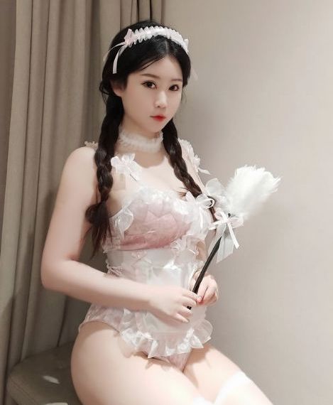 年轻的女教师2观看