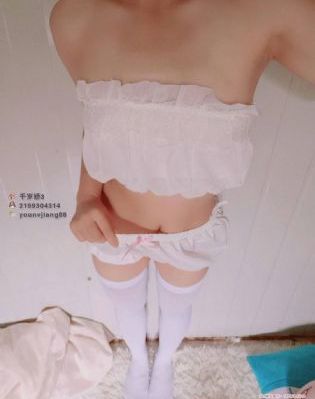年轻的女学生8