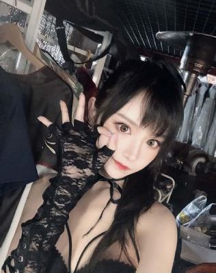 撕开她的乳罩慢慢揉捏吻视频